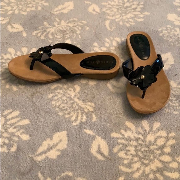 sandals - Picture 2 of 4